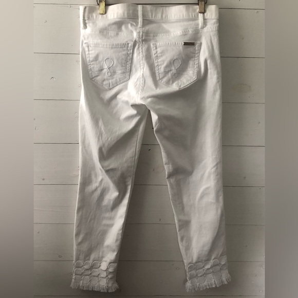 Lilly Pulitzer white embroidered hem jeans size 4 - Picture 2 of 6